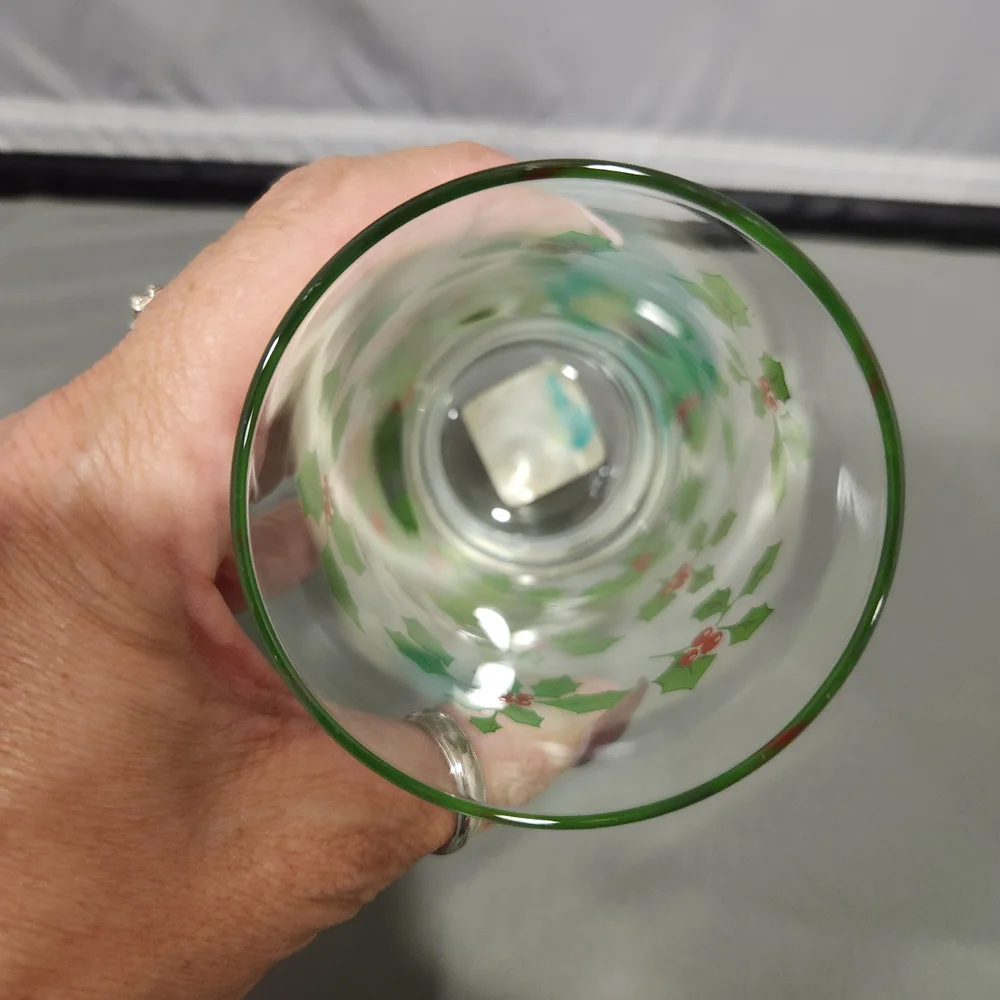 Festive Holly Glass Tumblers 15.75 0z. - Set of 4